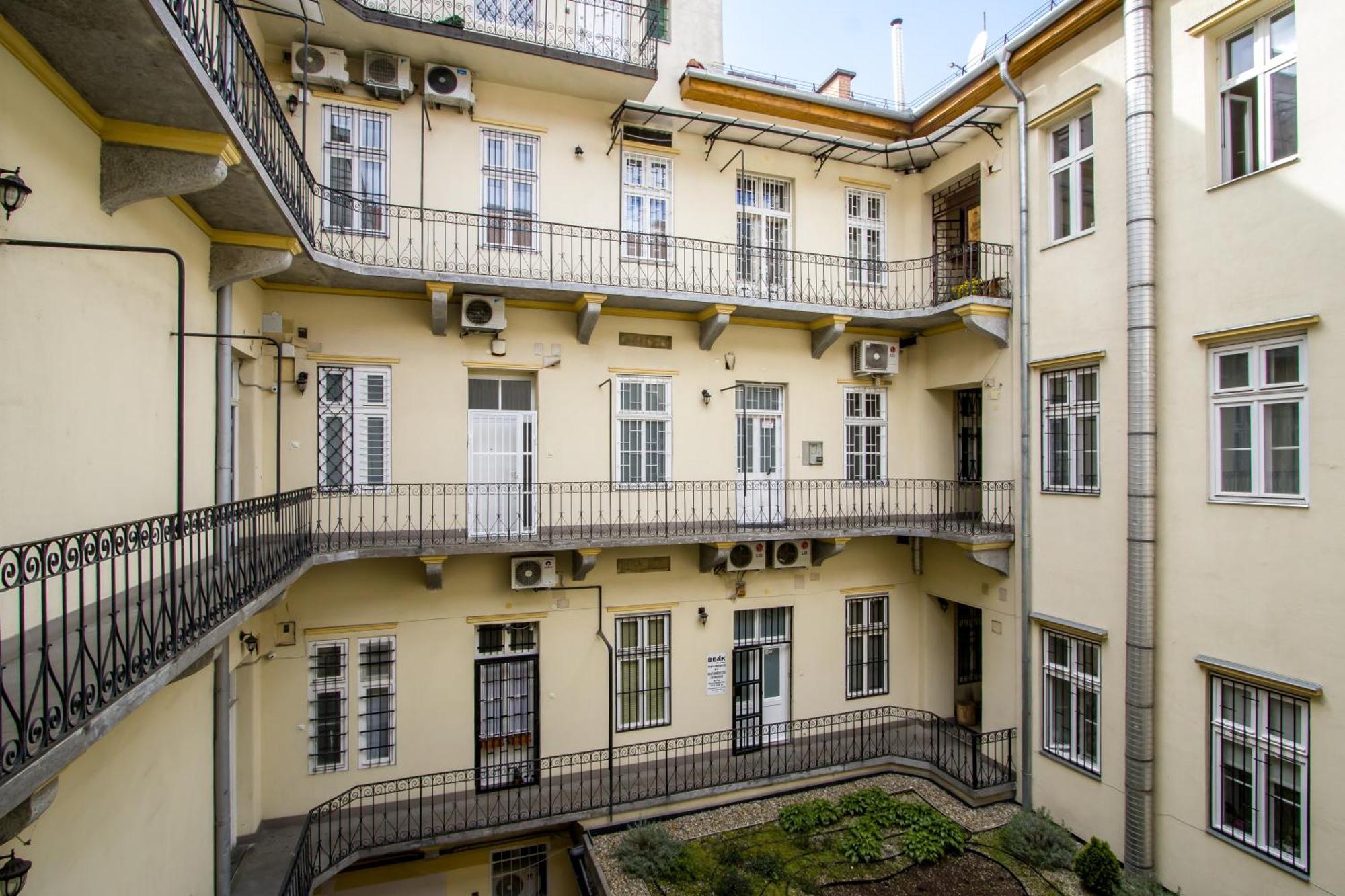 Wilson'S Oktogon Square Suite Apartment Будапешт Экстерьер фото